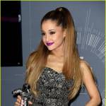 "Mariah Carey nhí" Ariana Grande thống trị iTunes