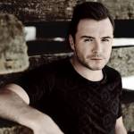 Shane Filan (Westlife) gửi lời chào fan bằng tiếng Việt