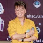 Đàm Vĩnh Hưng chiều fan tới bến