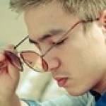 Tăng Nhật Tuệ khóc hát về tình yêu tan vỡ