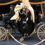 Lady Gaga tốn kém vì nước hoa máu và tinh dịch