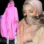 Lady Gaga mặc áo hồi giáo trong suốt