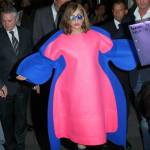 Lady Gaga như thùng phy di động