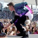 Fan 'phát cuồng' vì quần lót của Justin Bieber