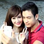 Duy Khoa phát hiện hot girl xinh như búp bê.