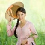 Cẩm Ly làm gái quê dịu dàng