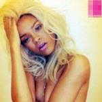 Rihanna tung ảnh khỏa thân trêu tức tình cũ