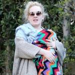 Adele cấm cha không được gặp cháu ngoại