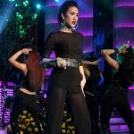 Maya khoe khéo nội y ngày ra mắt album