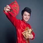 Đăng Khôi diện áo dài đón Xuân