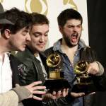 Billboard chuẩn bị đón 'cuộc đổ bộ hậu - Grammy'