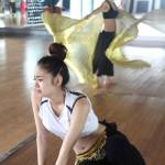 Minh Hằng đau đớn vì tập múa bụng 