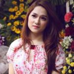 Hương Giang Idol: Lạ lẫm với tình yêu của giới thứ ba
