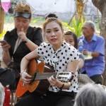 Mỹ Tâm đàn hát tặng nghệ sĩ lão thành