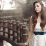 Ngắm vẻ đẹp mong manh của Bùi Bích Phương