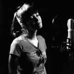 Huấn luyện viên Hồng Nhung bất ngờ tung MV quay cùng các thí sinh The Voice