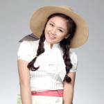 Mặc scandal, Văn Mai Hương ung dung tung hit