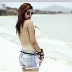 Andrea tung ảnh bán nude gây shock