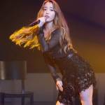 IU sexy vẫn hút hồn bởi nét ngây thơ khó cưỡng