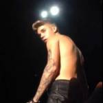 Justin Bieber bỏ cả chương trình vì một... chai nước!