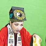 Phương Thanh hóa đạo sĩ chuyên "bắt mạch" showbiz