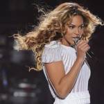 Nghẹn ngào nghe Beyonce hát tặng Paul Walker