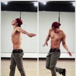 Rain khoe cơ bắp sexy trên sàn tập