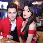 Hương Giang Idol hở ngực quá đà trong sự kiện 