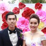 Ca sỹ Tình yêu màu nắng gợi cảm trong ngày cưới