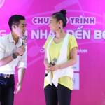 Thu Minh, MC Nguyên Khang nhiệt tình hát cùng bệnh nhân nhí