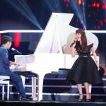 Cát Tường "đẹp trai" tay trong tay song ca với Nhật Thủy