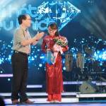 Phương Mỹ Chi vượt mặt Tùng Dương