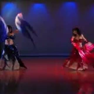 Múa bụng: Tanna Valentine & Yoshina trình diễn