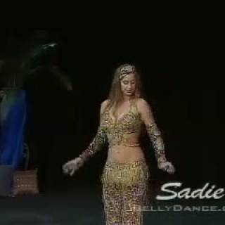 Múa bụng: Sadie trình diễn